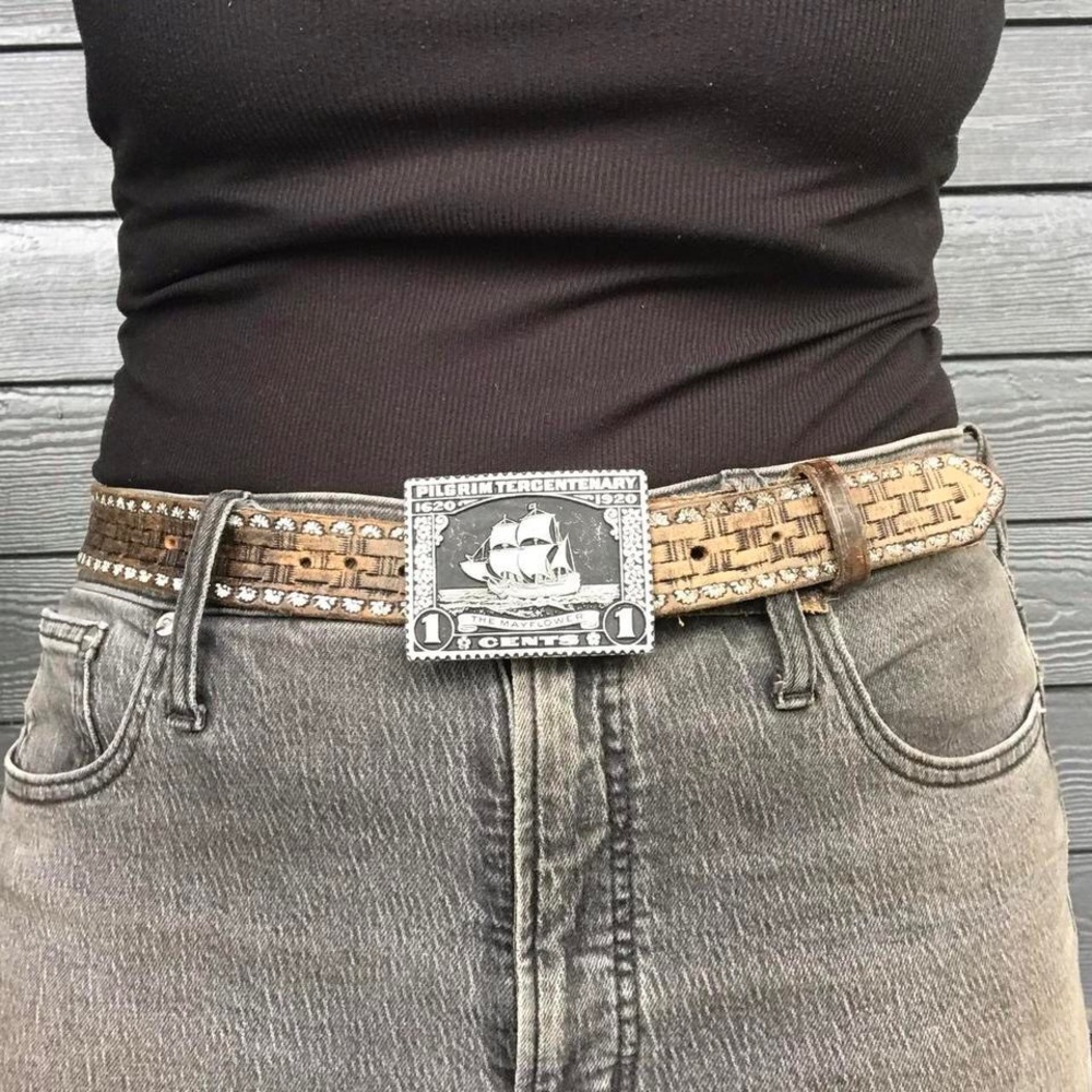Plymouth Rock pilgrim tercentenary mayflower stamp belt buckle